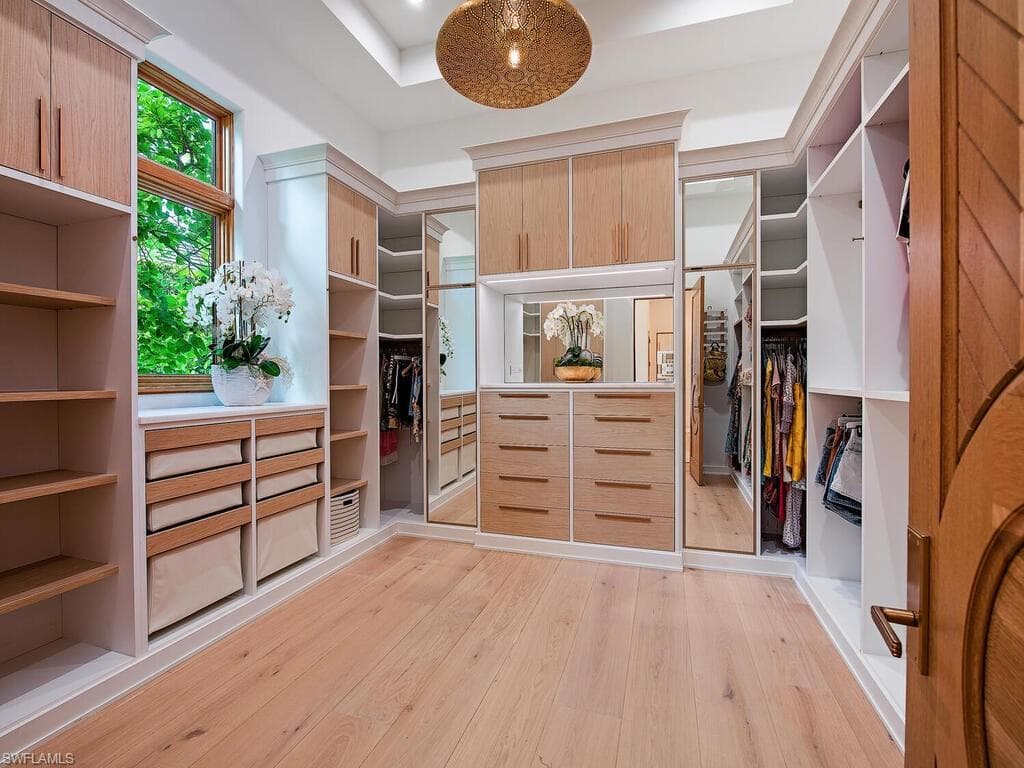 860 Admiralty Parade E, Naples, FL 34102-25