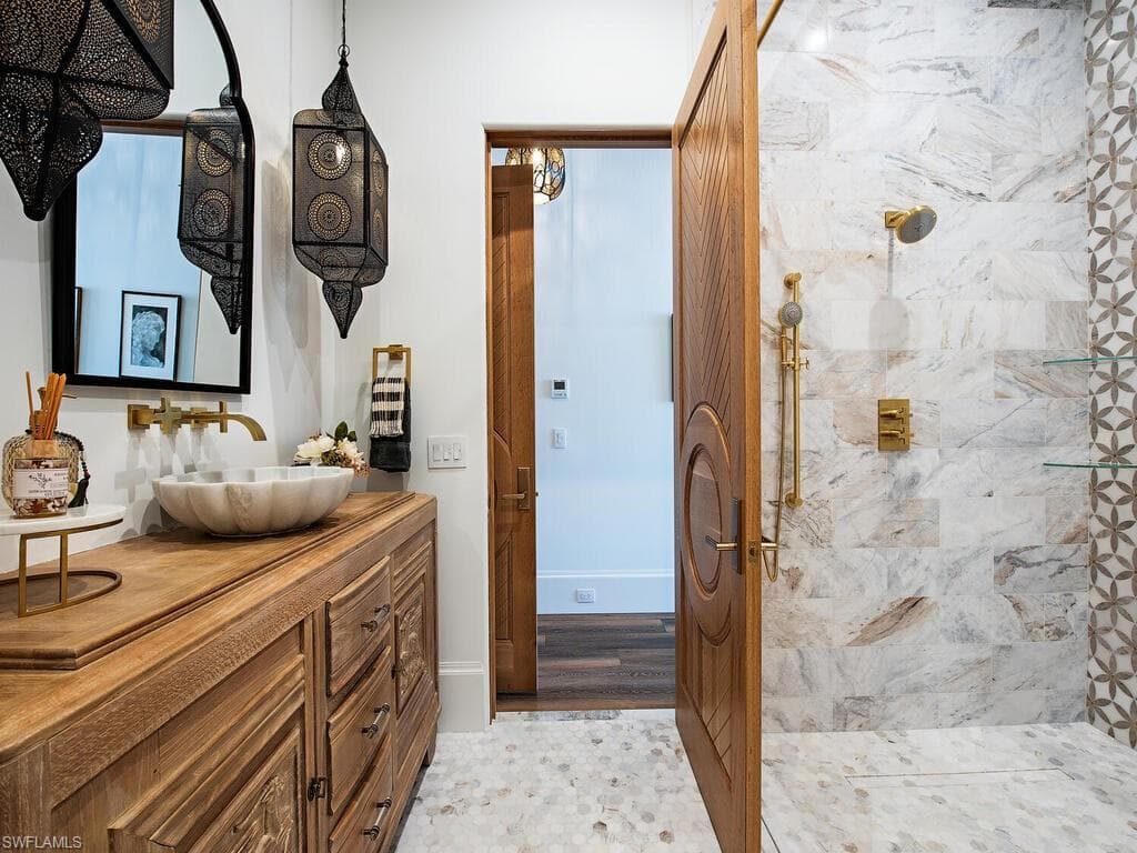 860 Admiralty Parade E, Naples, FL 34102-28