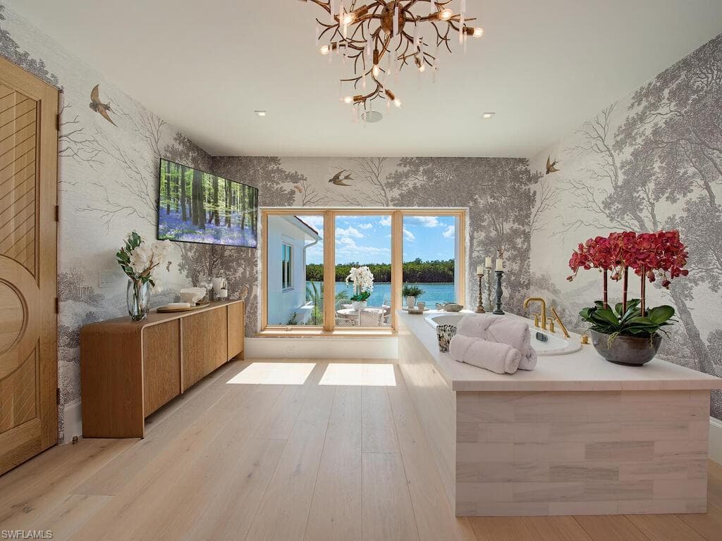 860 Admiralty Parade E, Naples, FL 34102-32