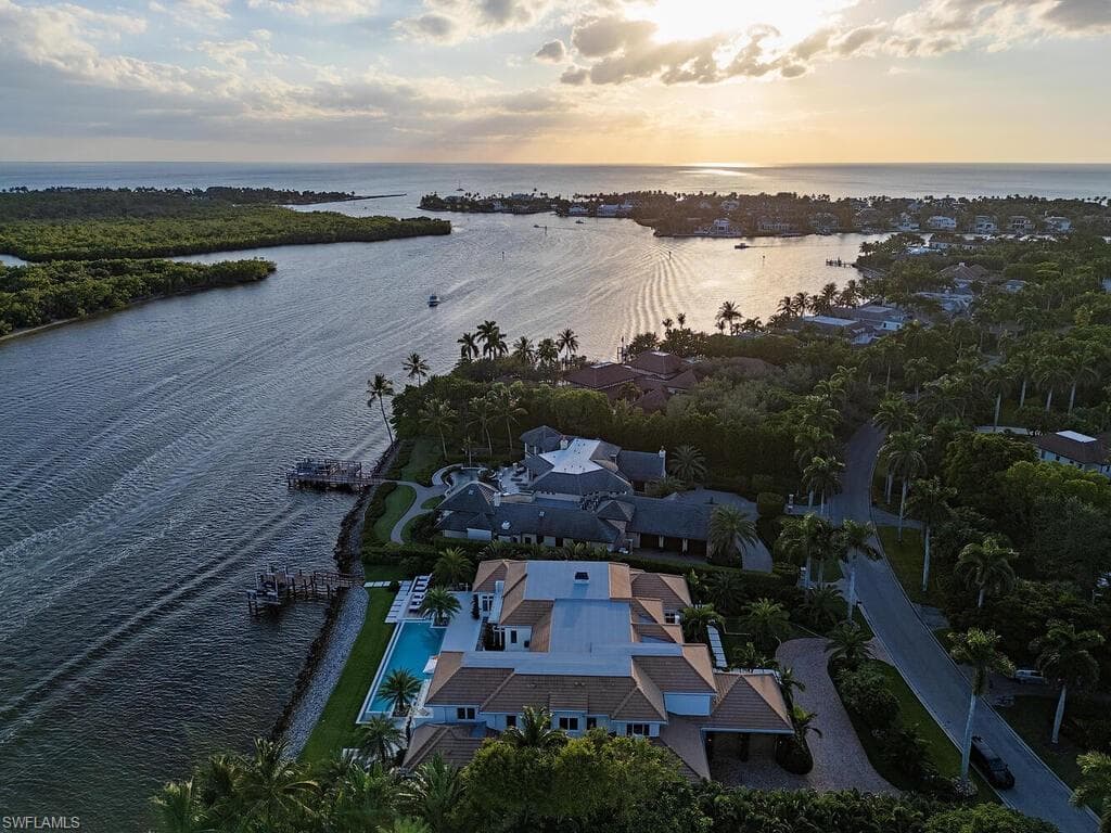 860 Admiralty Parade E, Naples, FL 34102-44