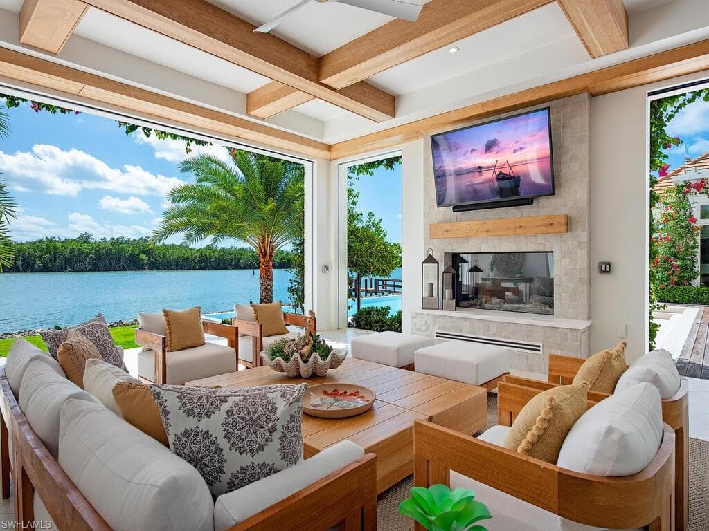 860 Admiralty Parade E, Naples, FL 34102-4