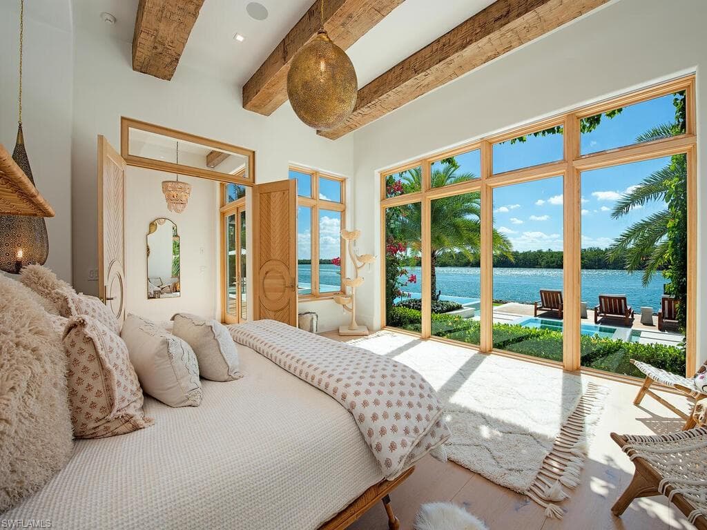 860 Admiralty Parade E, Naples, FL 34102-5