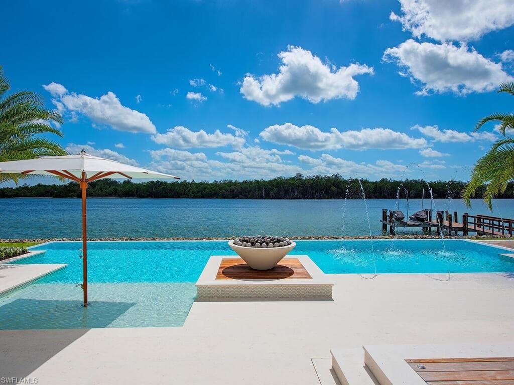 860 Admiralty Parade E, Naples, FL 34102-6