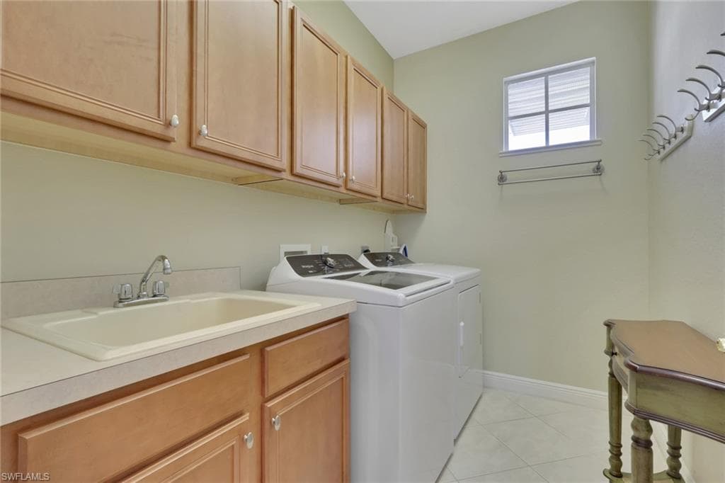 28613 San Lucas Ln 201, Bonita Springs, FL 34135-30