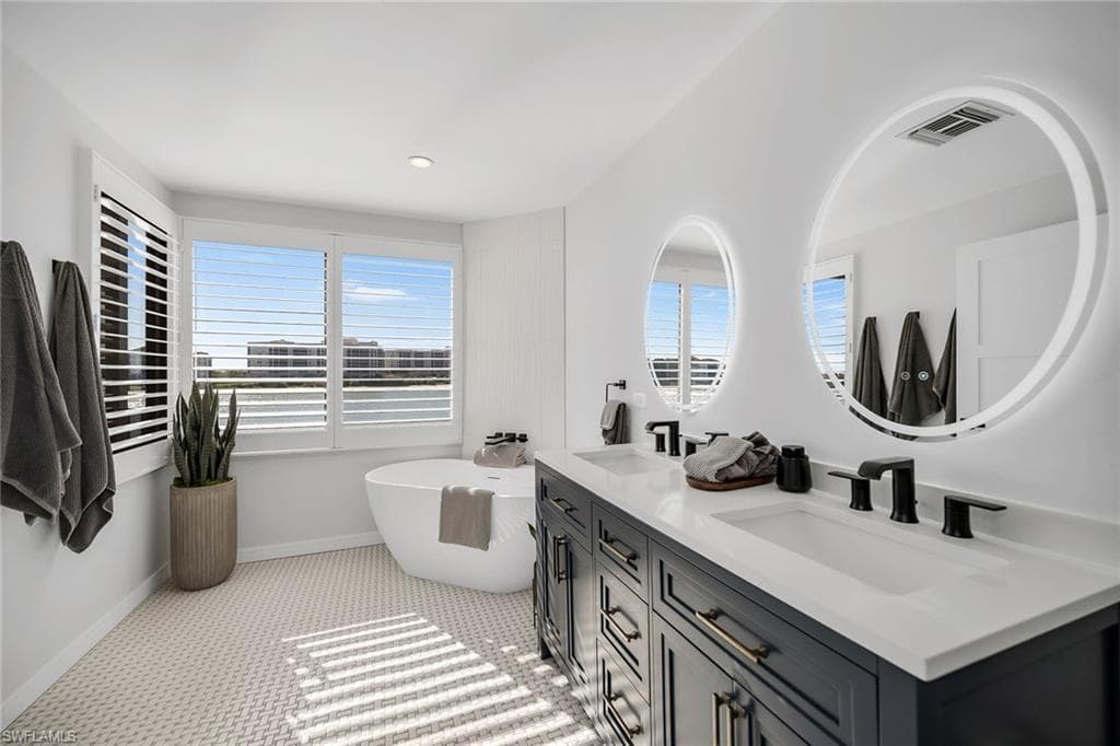 533 La Peninsula Blvd 533, Naples, FL 34113-18