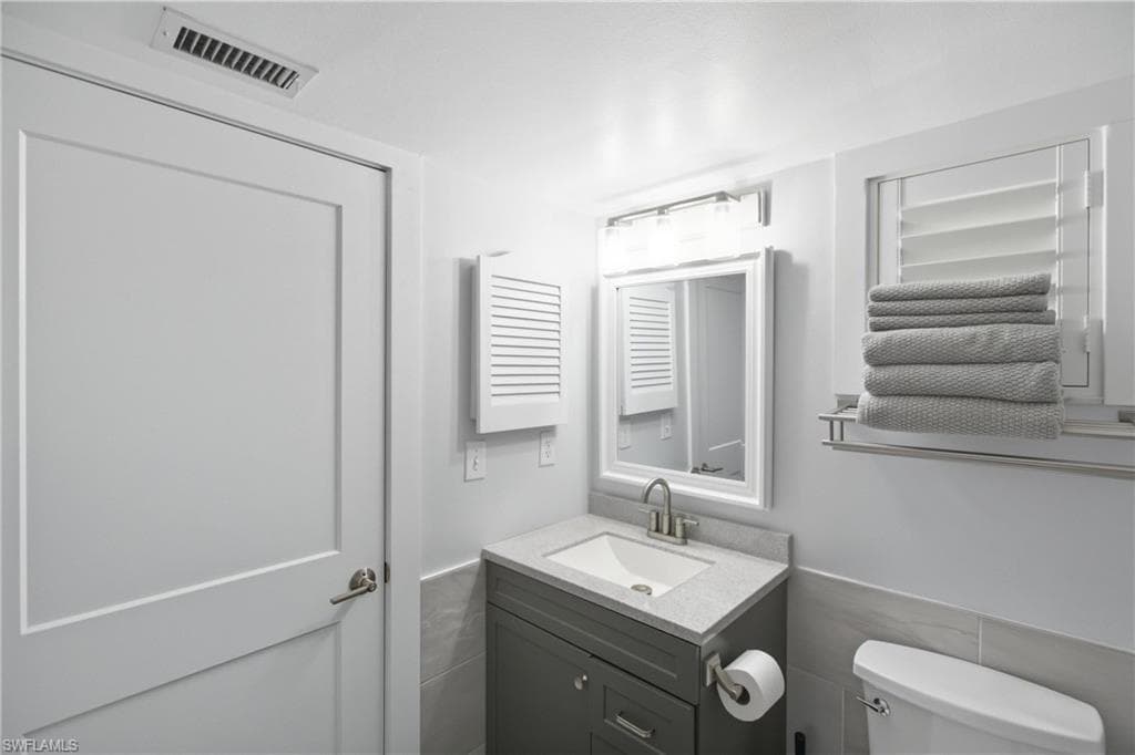 1011 Anglers Cv H201, Marco Island, FL 34145-22