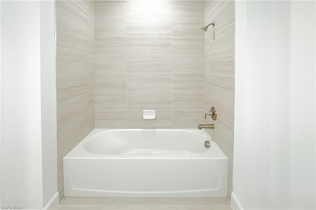 16881 Fairgrove Way 7-102, Naples, FL 34110-26