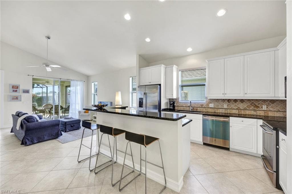 684 98th Ave N, Naples, FL 34108-11