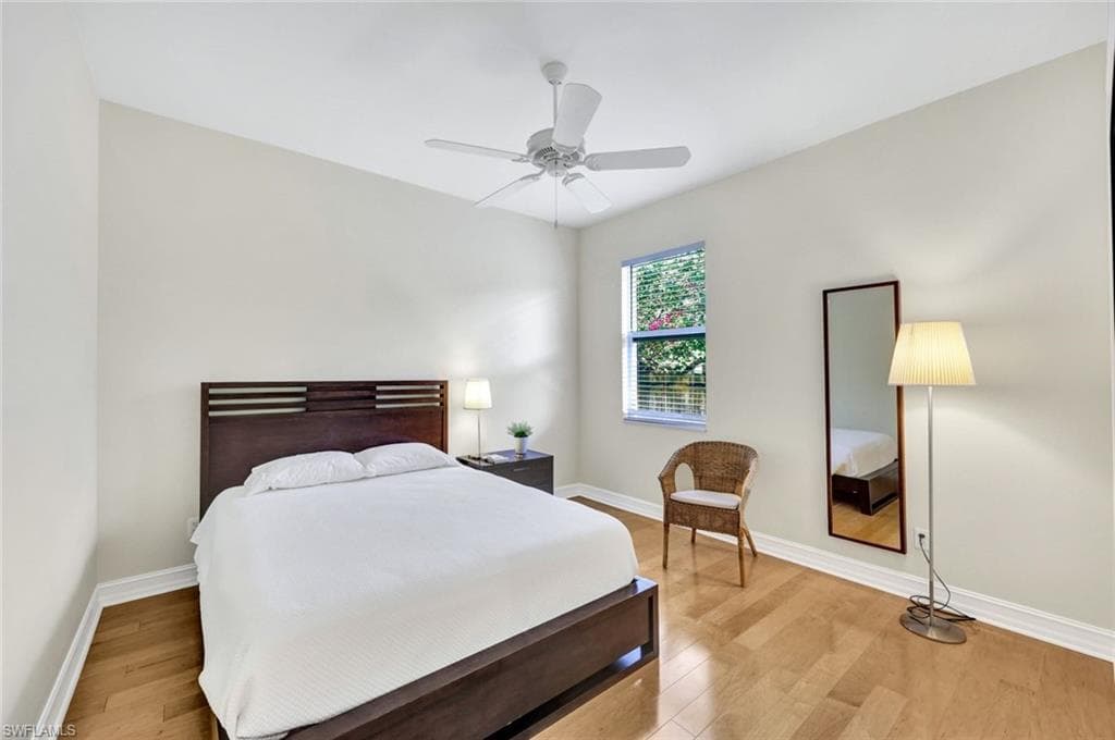 684 98th Ave N, Naples, FL 34108-17