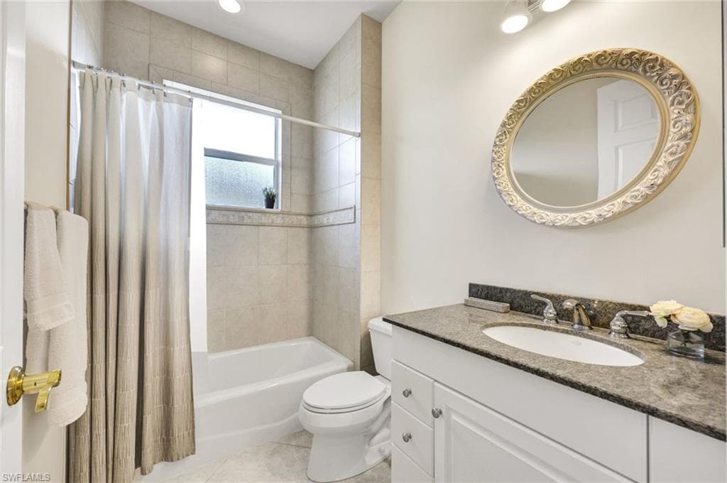 684 98th Ave N, Naples, FL 34108-18