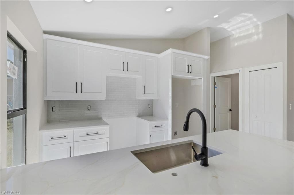 436 41st Ave NE, Naples, FL 34120-12