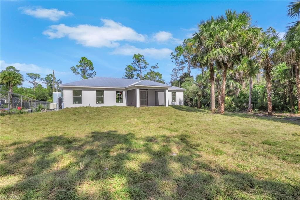 436 41st Ave NE, Naples, FL 34120-26