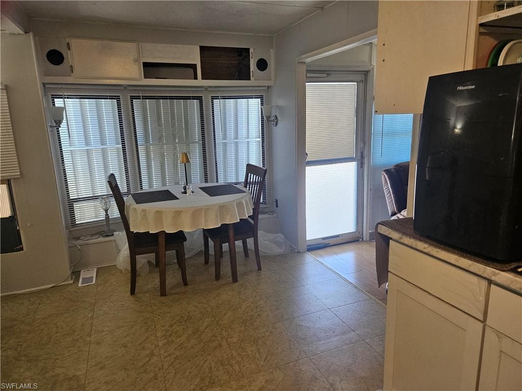 9 Garnet Dr 9g, Naples, FL 34114-10