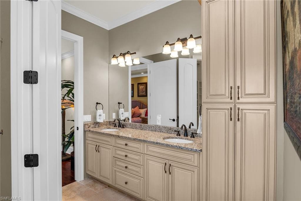 171 Sunset Cay, Naples, FL 34114-21