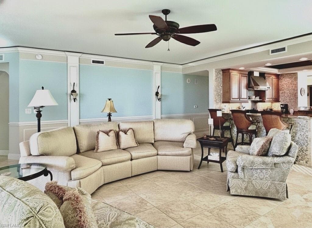 275 Indies Way 901, Naples, FL 34110-4