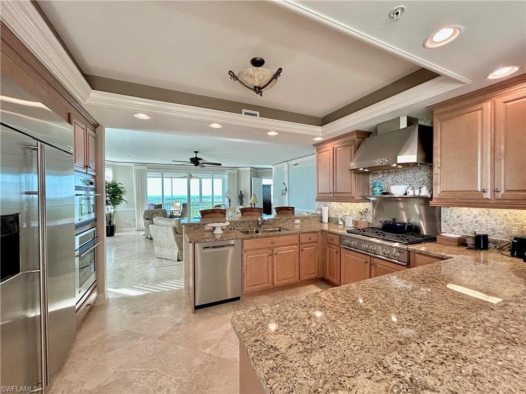 275 Indies Way 901, Naples, FL 34110-6