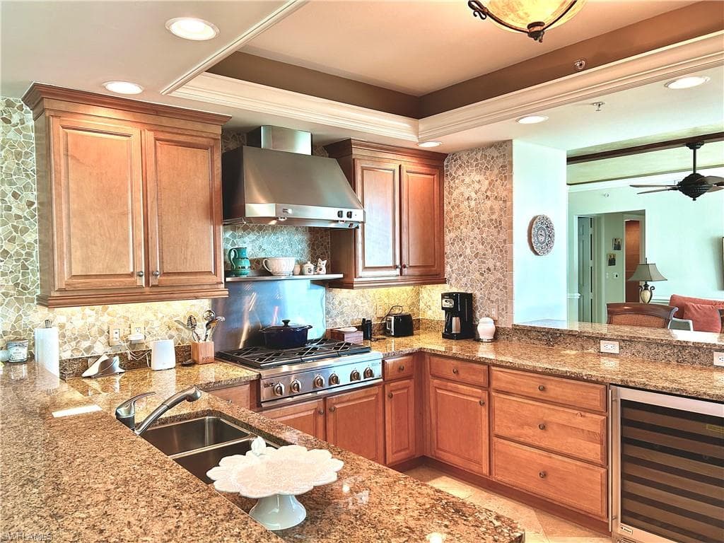 275 Indies Way 901, Naples, FL 34110-7