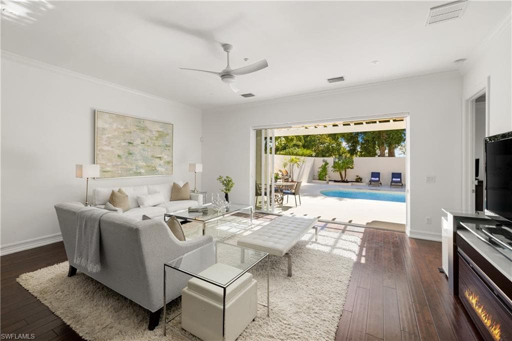 4840 Boulevard Ct, Naples, FL 34103-11