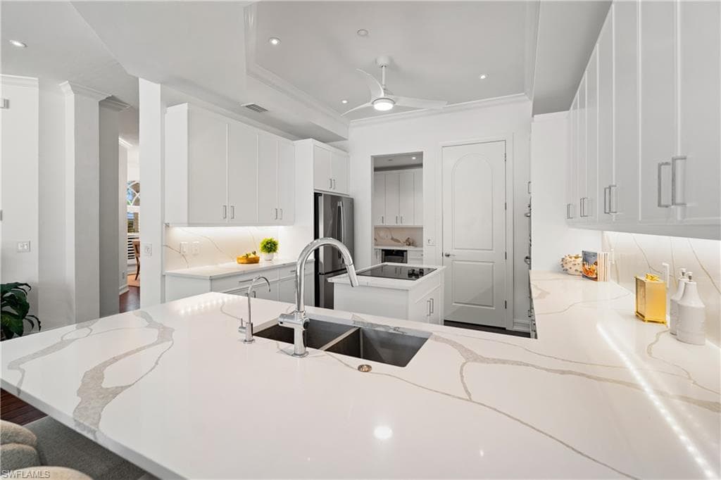 4840 Boulevard Ct, Naples, FL 34103-14