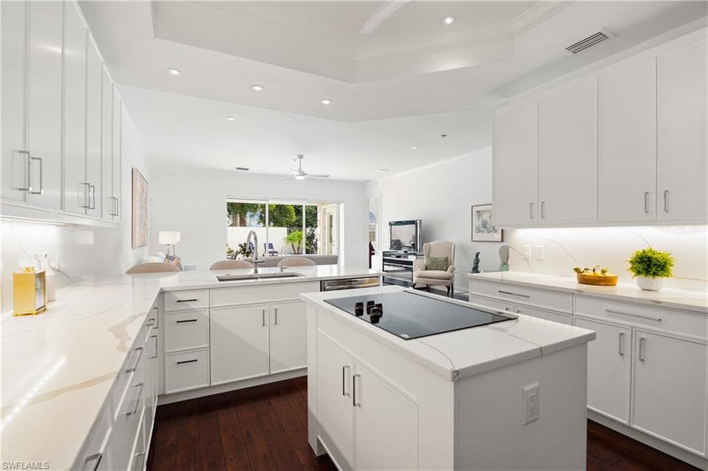 4840 Boulevard Ct, Naples, FL 34103-15