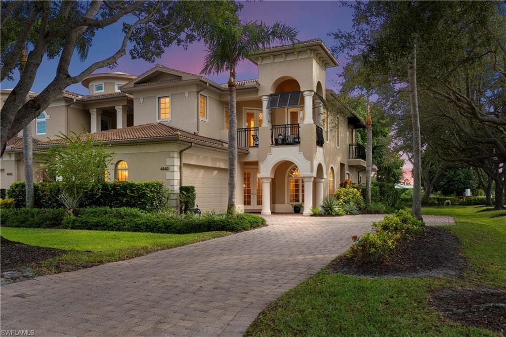 4840 Boulevard Ct, Naples, FL 34103-1