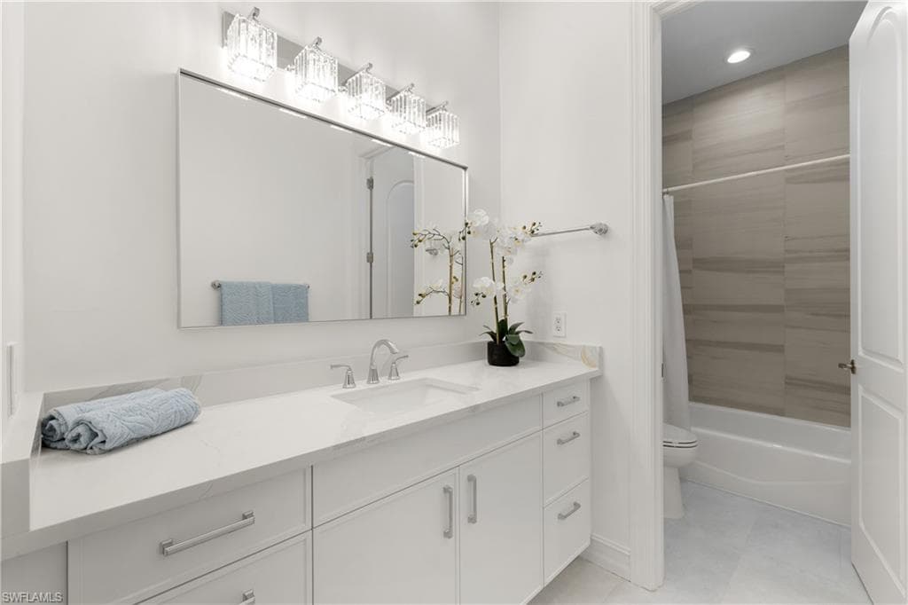 4840 Boulevard Ct, Naples, FL 34103-31