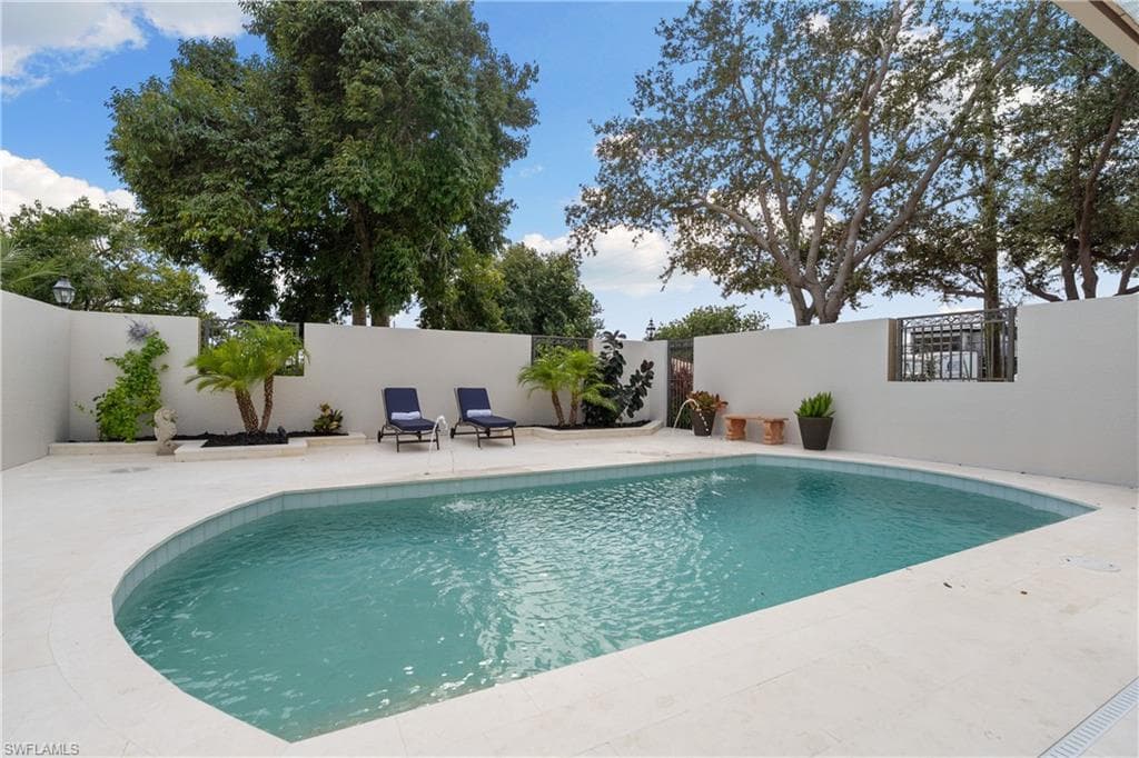 4840 Boulevard Ct, Naples, FL 34103-37