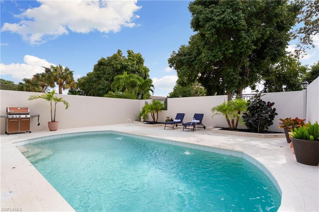 4840 Boulevard Ct, Naples, FL 34103-39