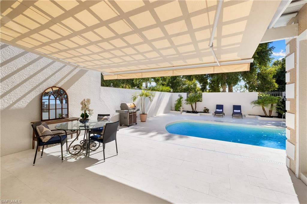 4840 Boulevard Ct, Naples, FL 34103-40