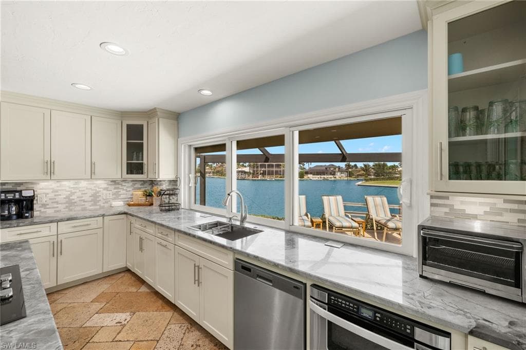 1236 Lamplighter Ct, Marco Island, FL 34145-17