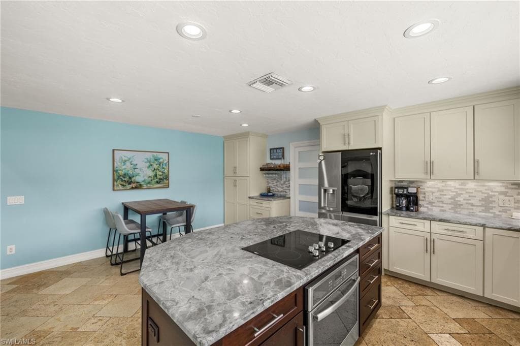 1236 Lamplighter Ct, Marco Island, FL 34145-18