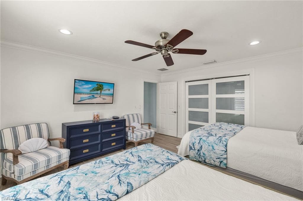 1236 Lamplighter Ct, Marco Island, FL 34145-34