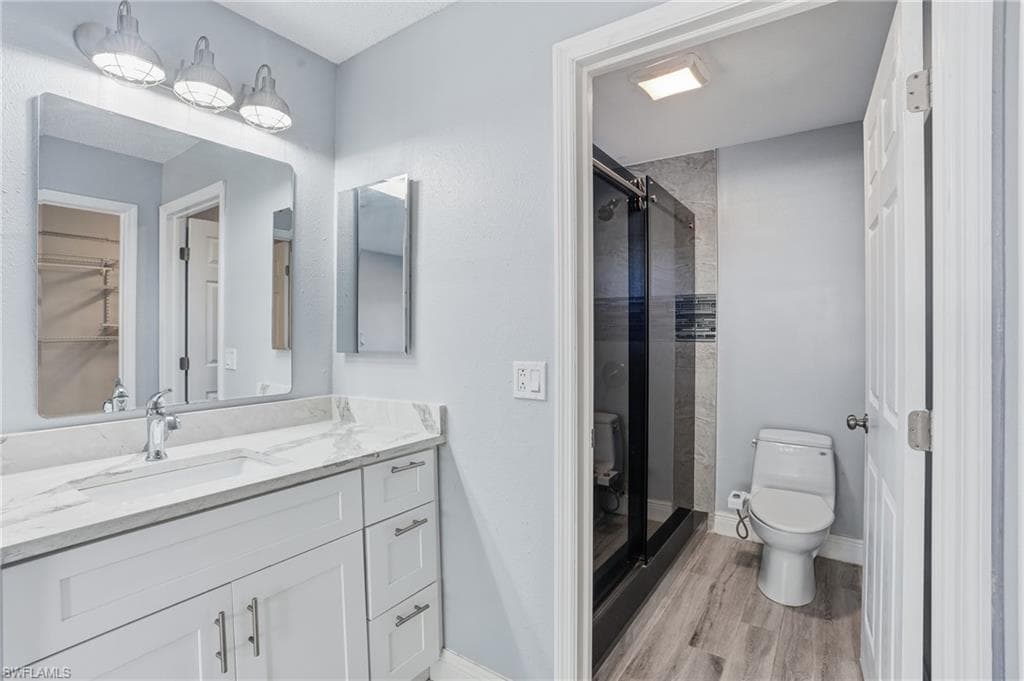 6431 Royal Woods Dr, Fort Myers, FL 33908-11