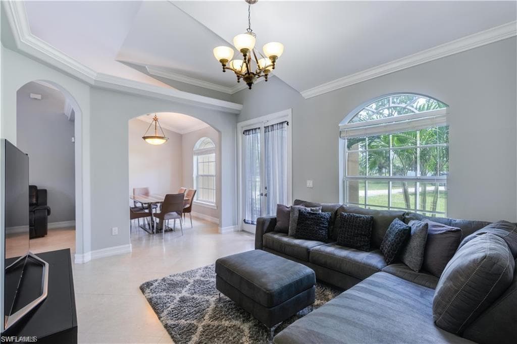 2960 10th Ave NE, Naples, FL 34120-2