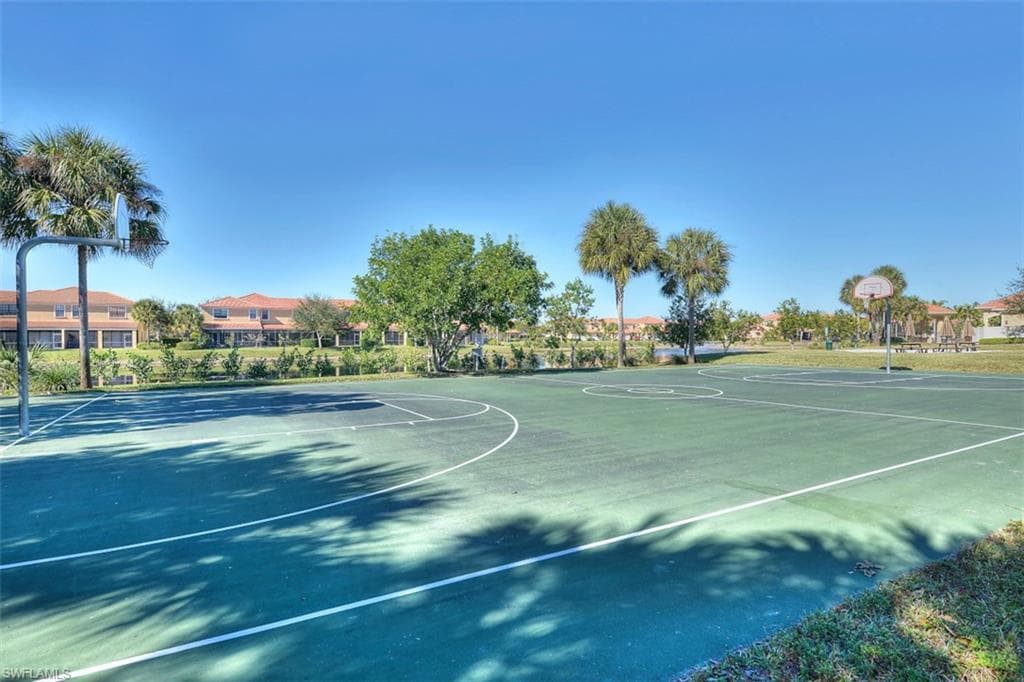 15286 Summit Place Cir 175, Naples, FL 34119-25
