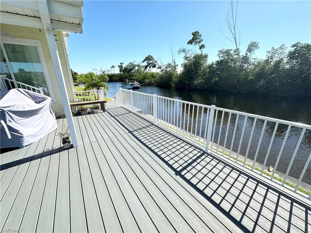 17940 Peppard Dr, Fort Myers Beach, FL 33931-8