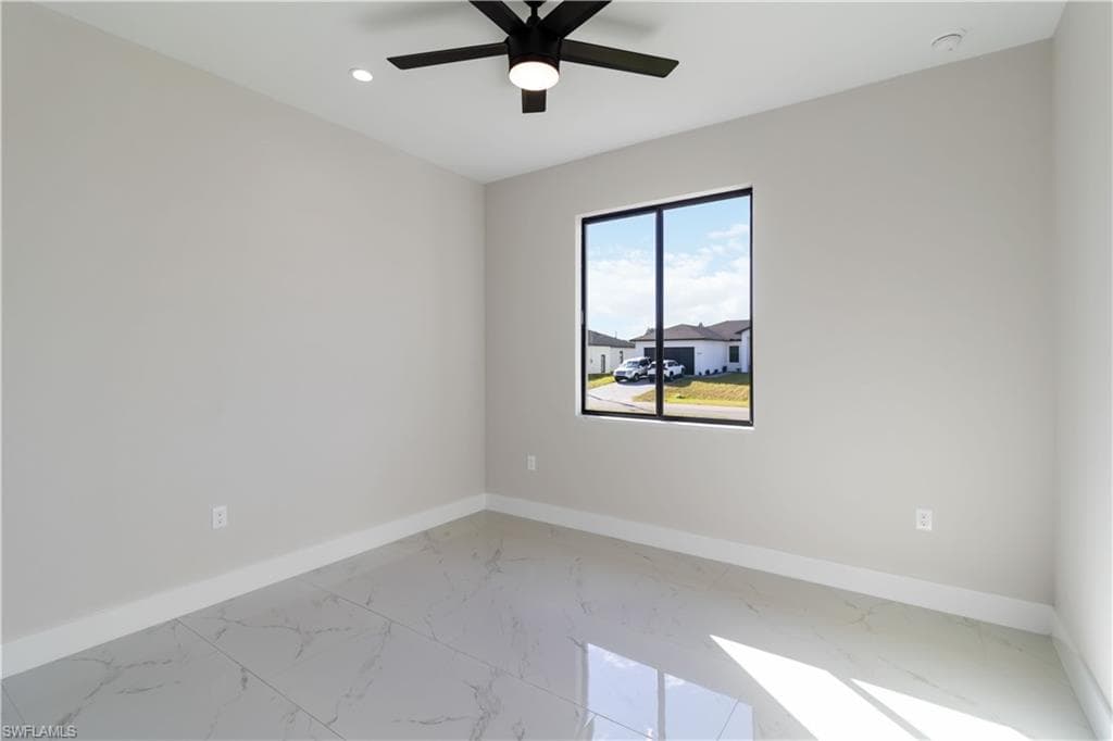 2015 21 St, Cape Coral, FL 33993-21