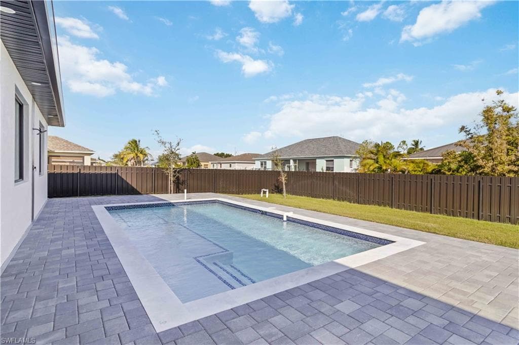 2015 21 St, Cape Coral, FL 33993-25