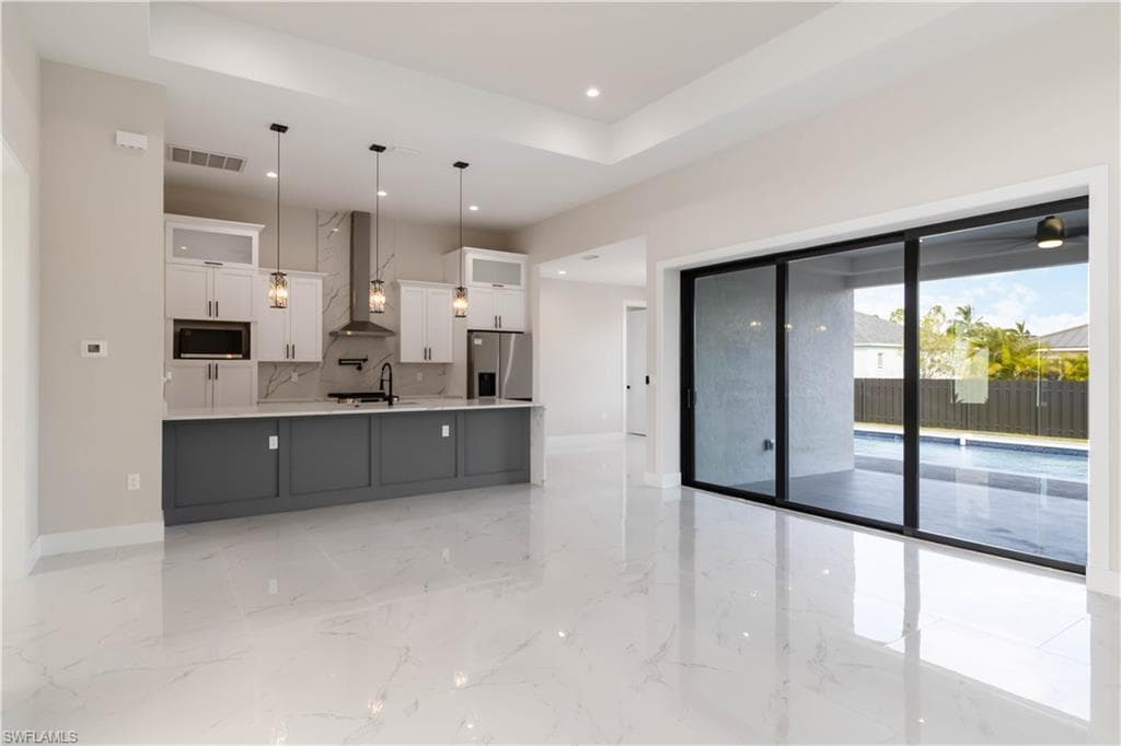 2015 21 St, Cape Coral, FL 33993-5