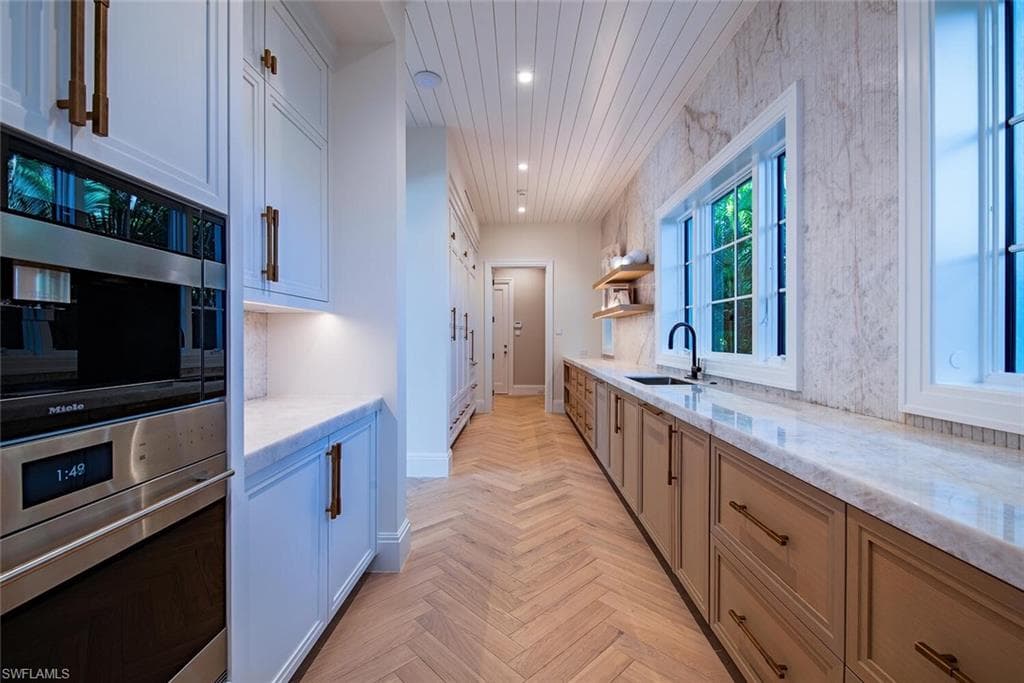 1731 Gordon Dr, Naples, FL 34102-9