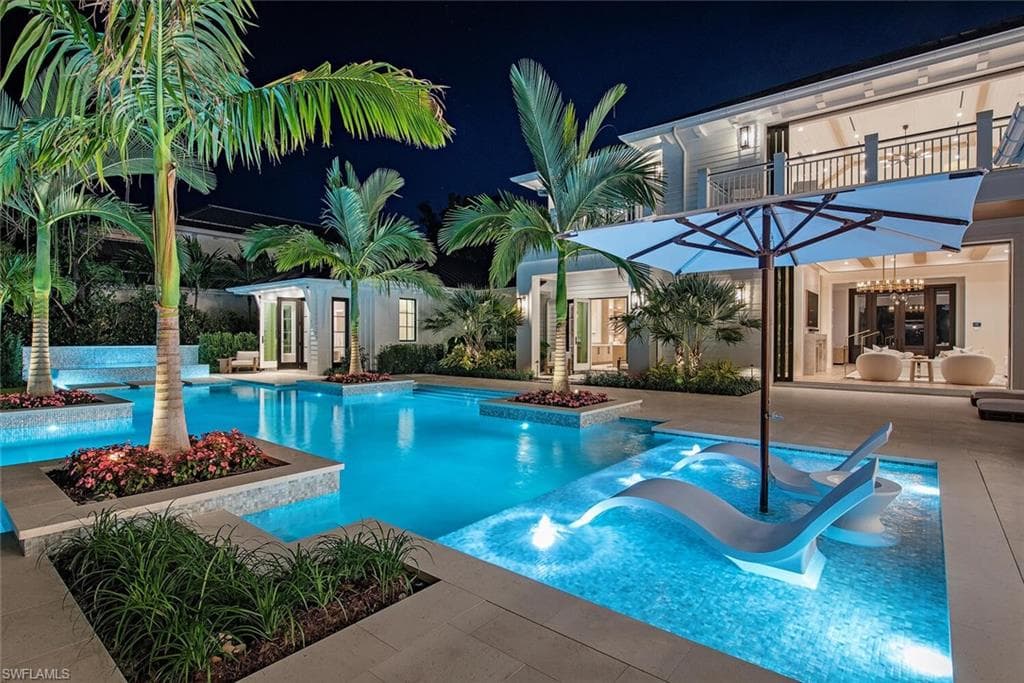 1731 Gordon Dr, Naples, FL 34102-40