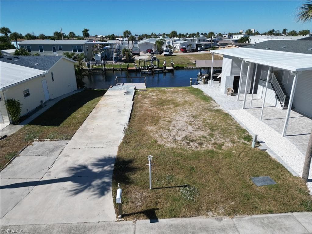 17910 Peppard Dr, Fort Myers Beach, FL 33931-1