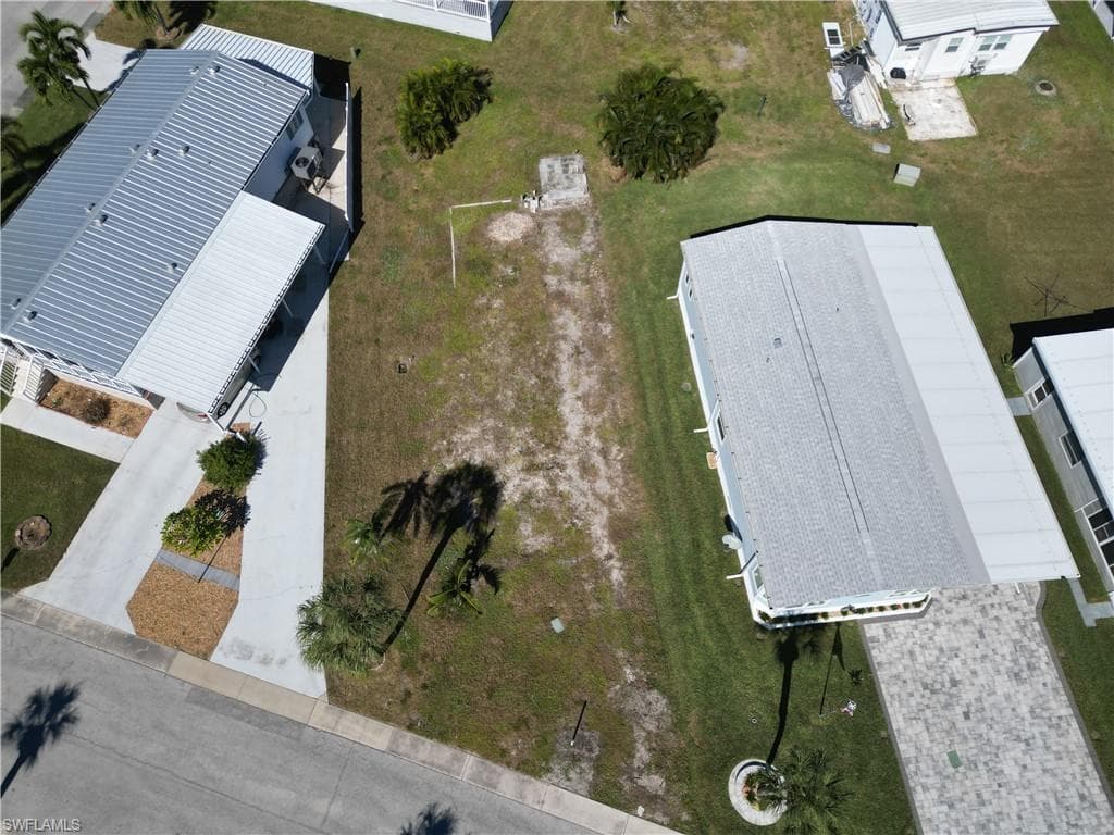 11380 Azalea Ln, Fort Myers Beach, FL 33931-3