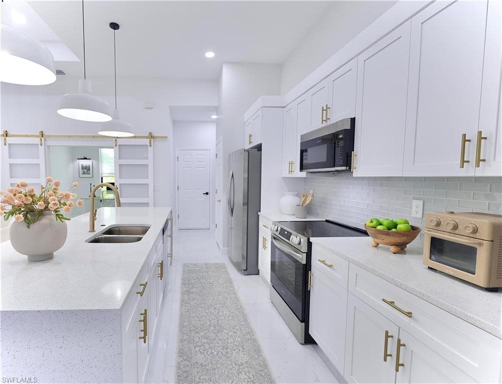 4101 10th Ave, Cape Coral, FL 33909-9