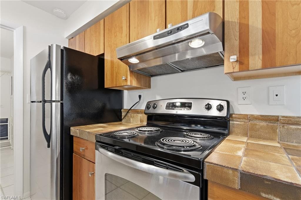 1235 Rordon Ave, Naples, FL 34103-8