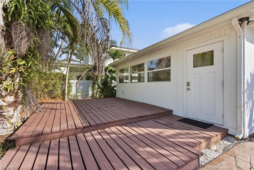 1235 Rordon Ave, Naples, FL 34103-32