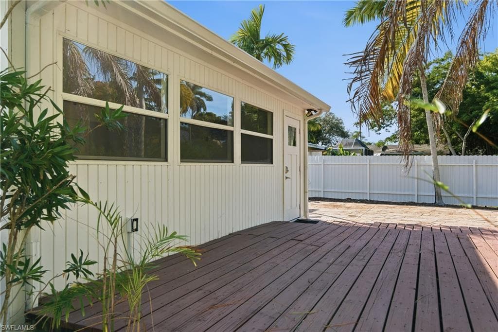 1235 Rordon Ave, Naples, FL 34103-36