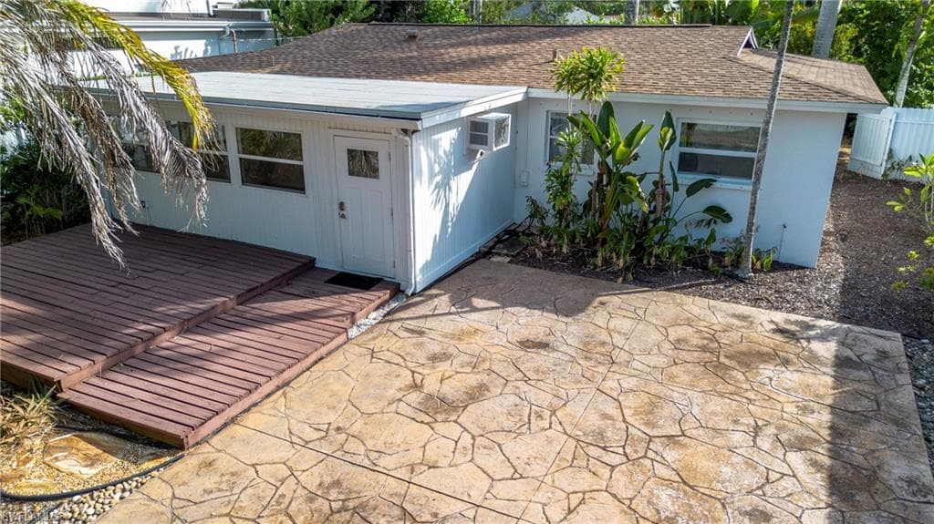 1235 Rordon Ave, Naples, FL 34103-44