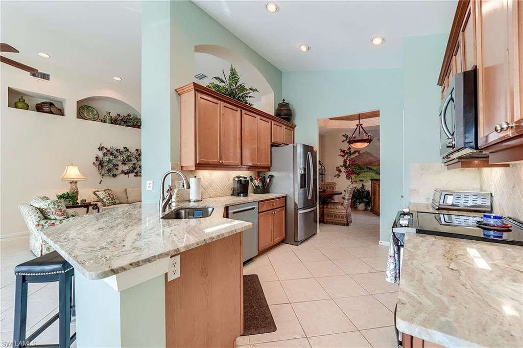 9111 Palmetto Ridge Dr 201, Estero, FL 34135-15