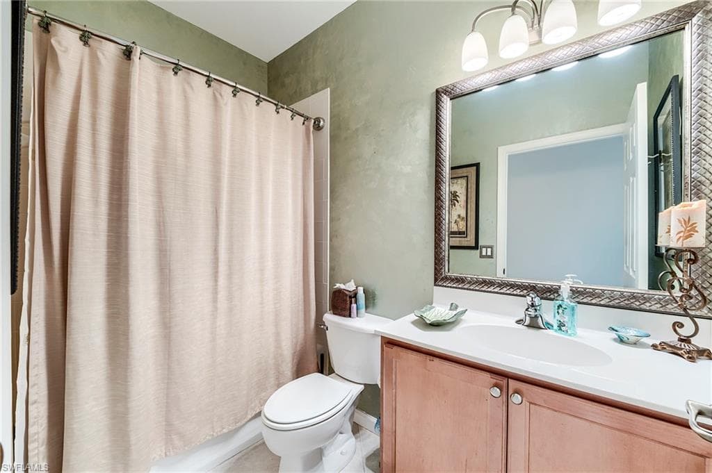 9111 Palmetto Ridge Dr 201, Estero, FL 34135-36